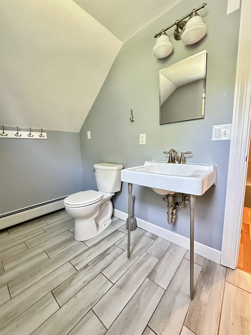 Photo of 720 Pine Banks