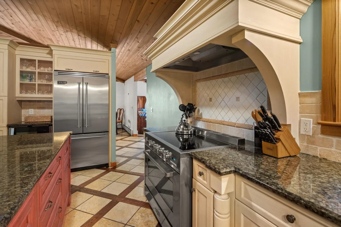 Photo of 835 Alpine View