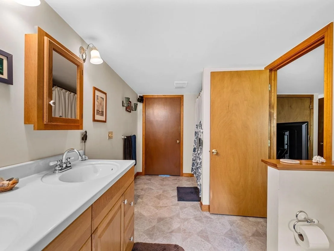 Photo of 2403 Crosstown