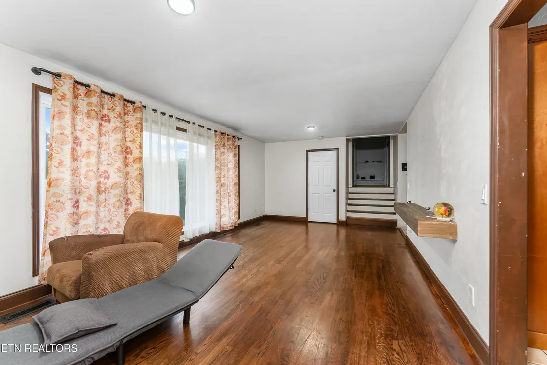 Photo of 561 Robinson Drive