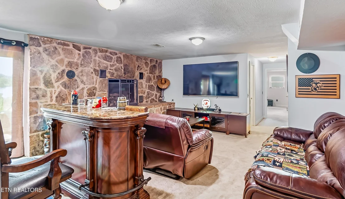 Photo of 382 Edgelake Drive