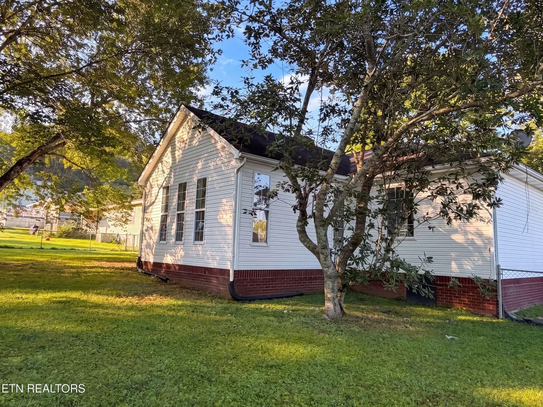 Photo of 141 Meadowview Lane