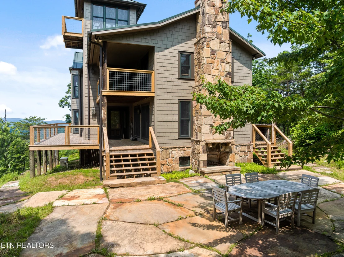 Photo of 1265 Lookout Tr