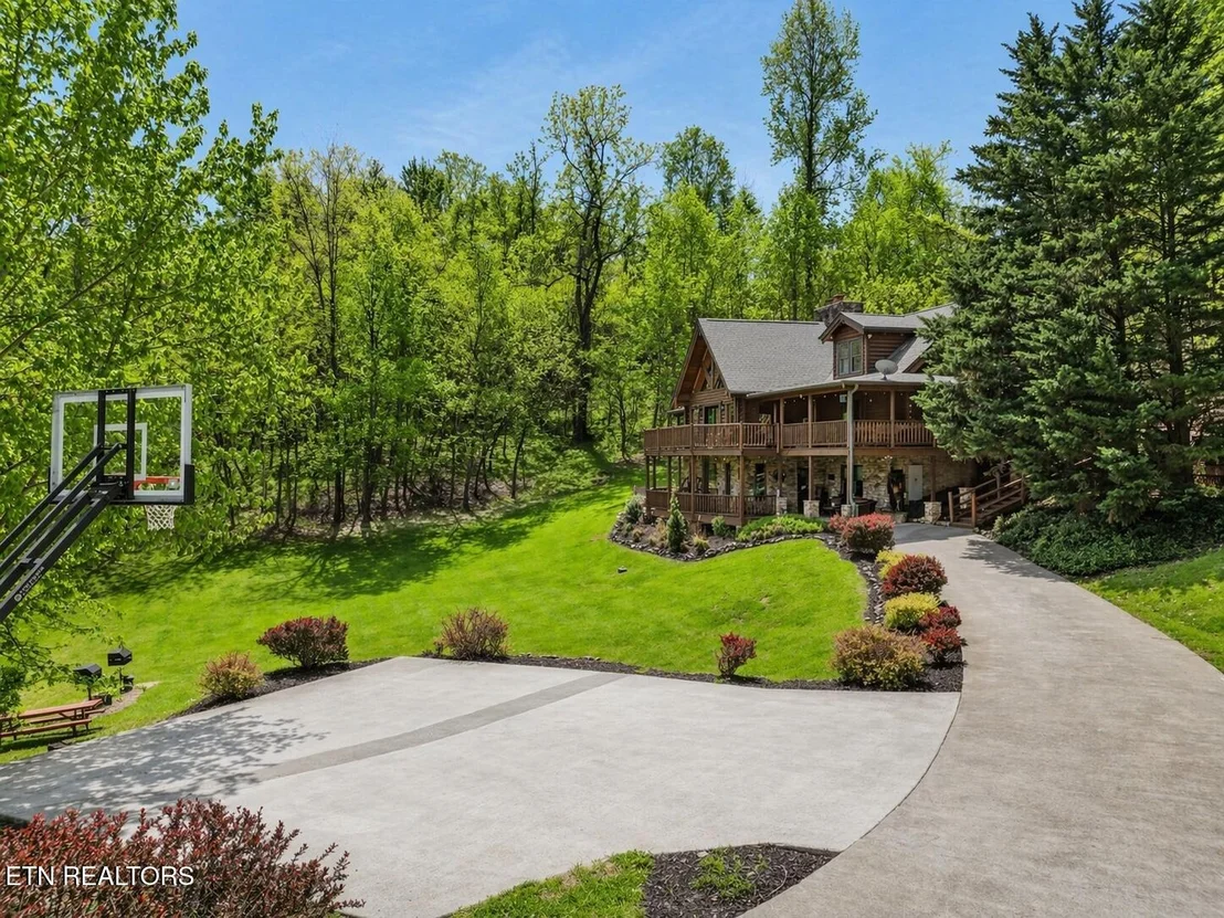 Photo of 2414 Walnut Cove Way Way