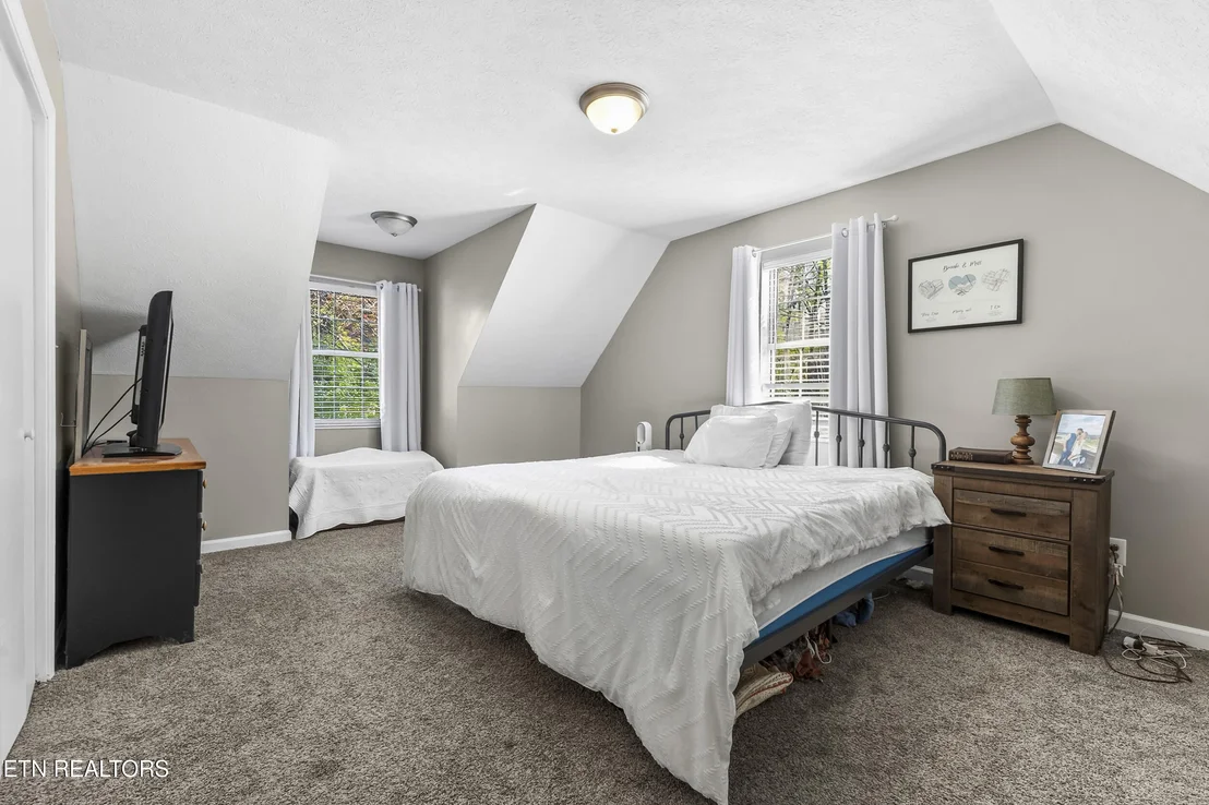 Photo of 1065 Briar Court