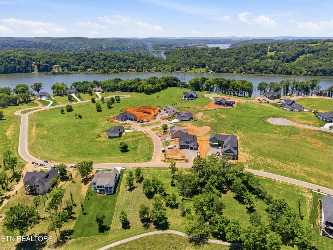 Photo of 903 Mockingbird Lane