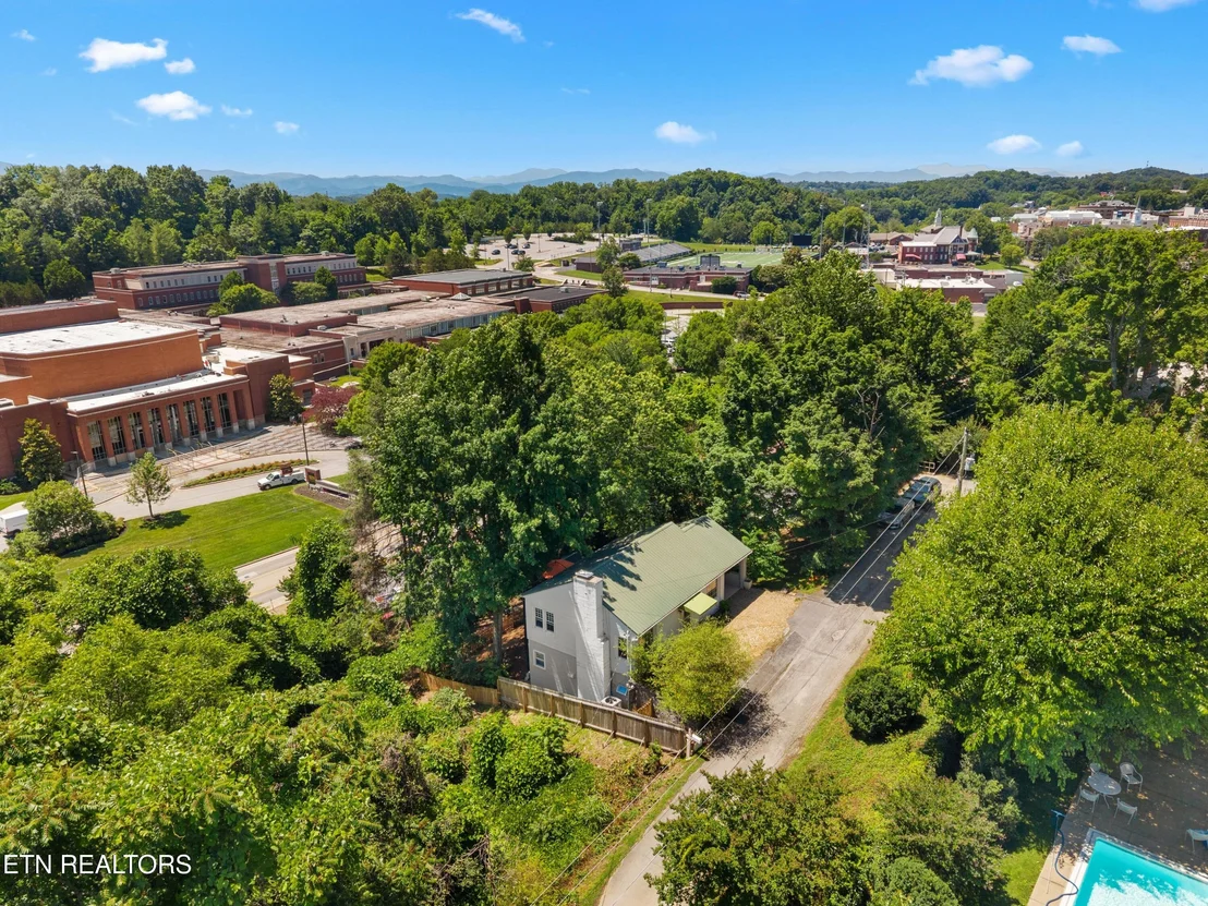 Photo of 218 Circle Drive