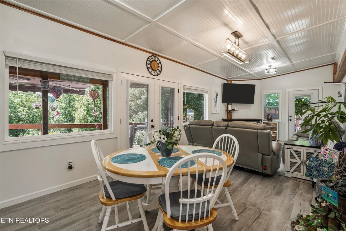 Photo of 844 Peacock Ridge Rd