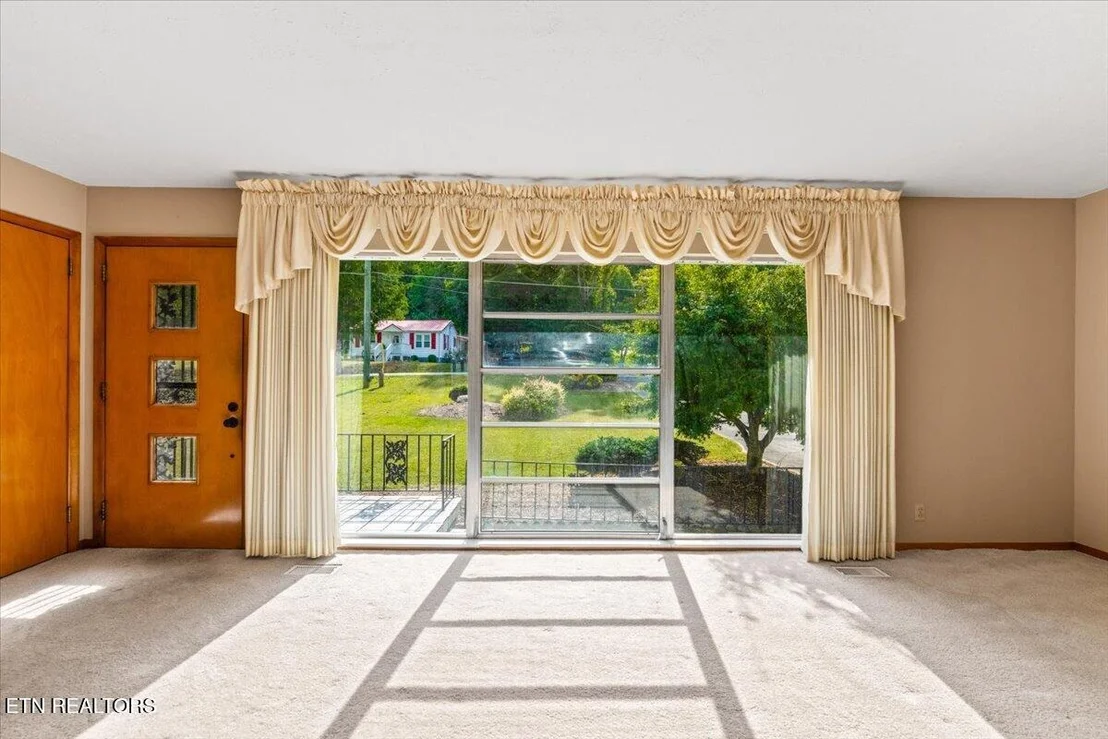 Photo of 154 E Wolf Valley Rd