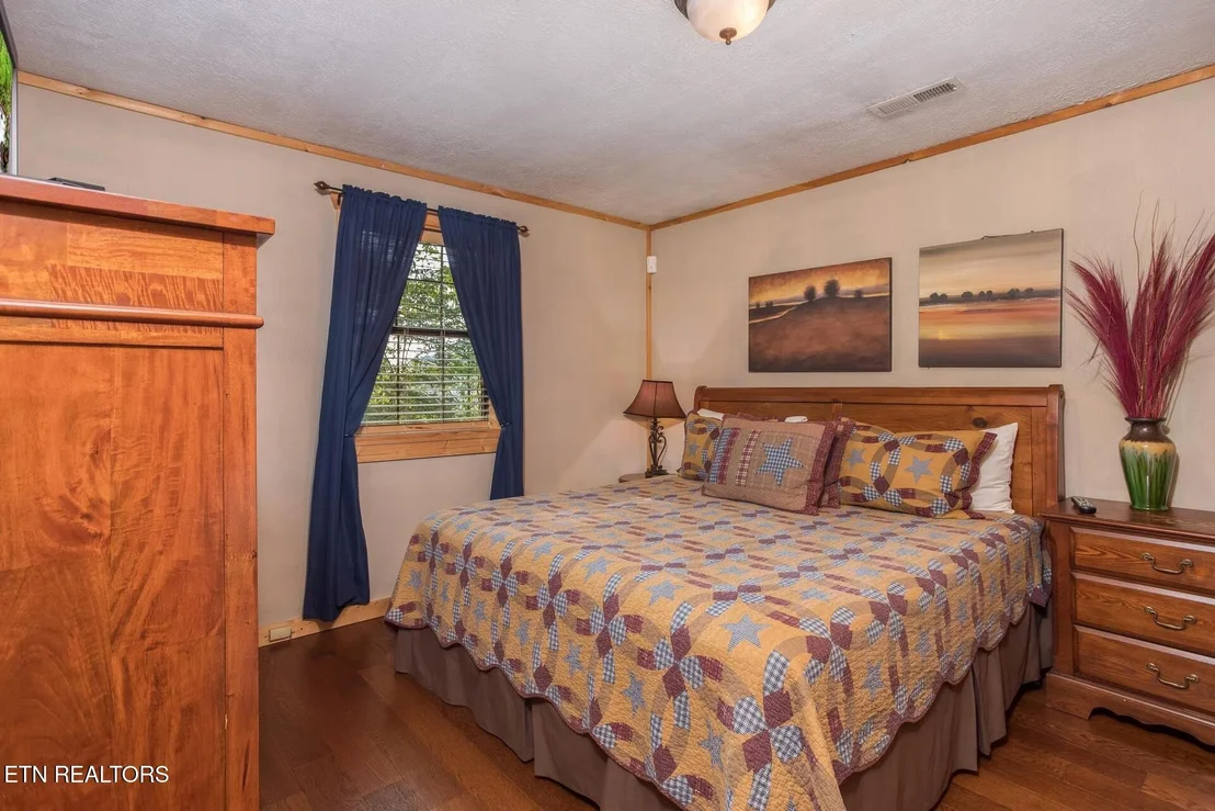 Photo of 170 Showplace Blvd