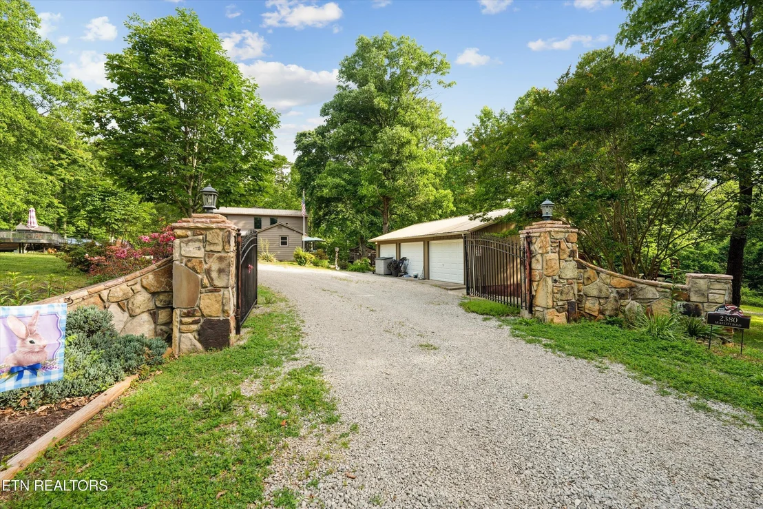 Photo of 2380 McKelvey Rd