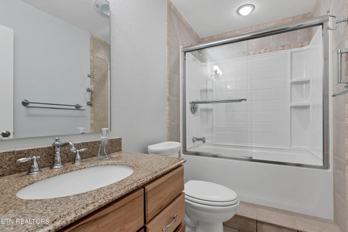 Photo of 374 Laurel Rd
