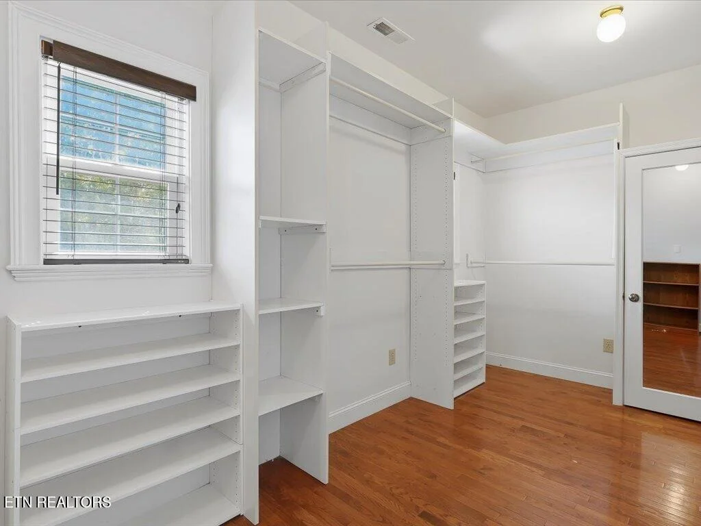Photo of 311 Alberts Cove