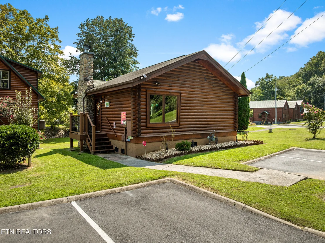 Photo of 2323 River Port Way