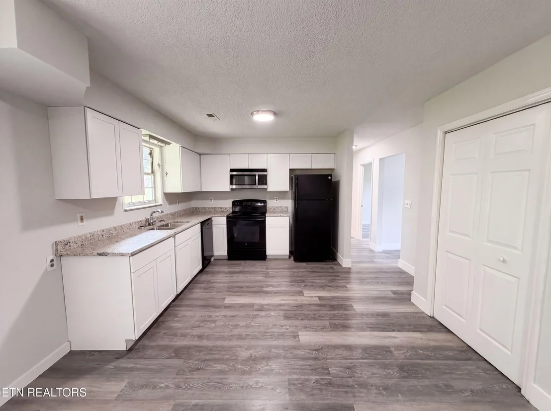 Photo of 1430 Hawk Lane