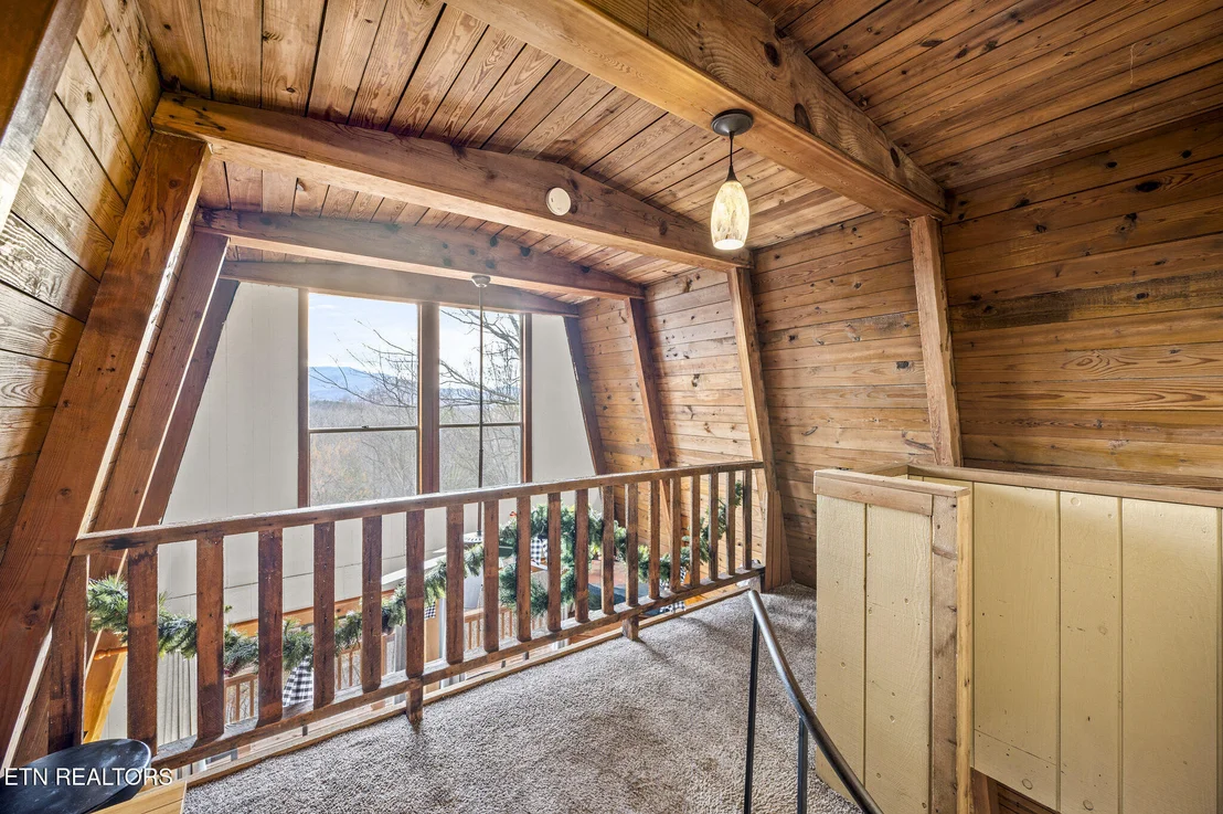 Photo of 1020 Ski View Lane