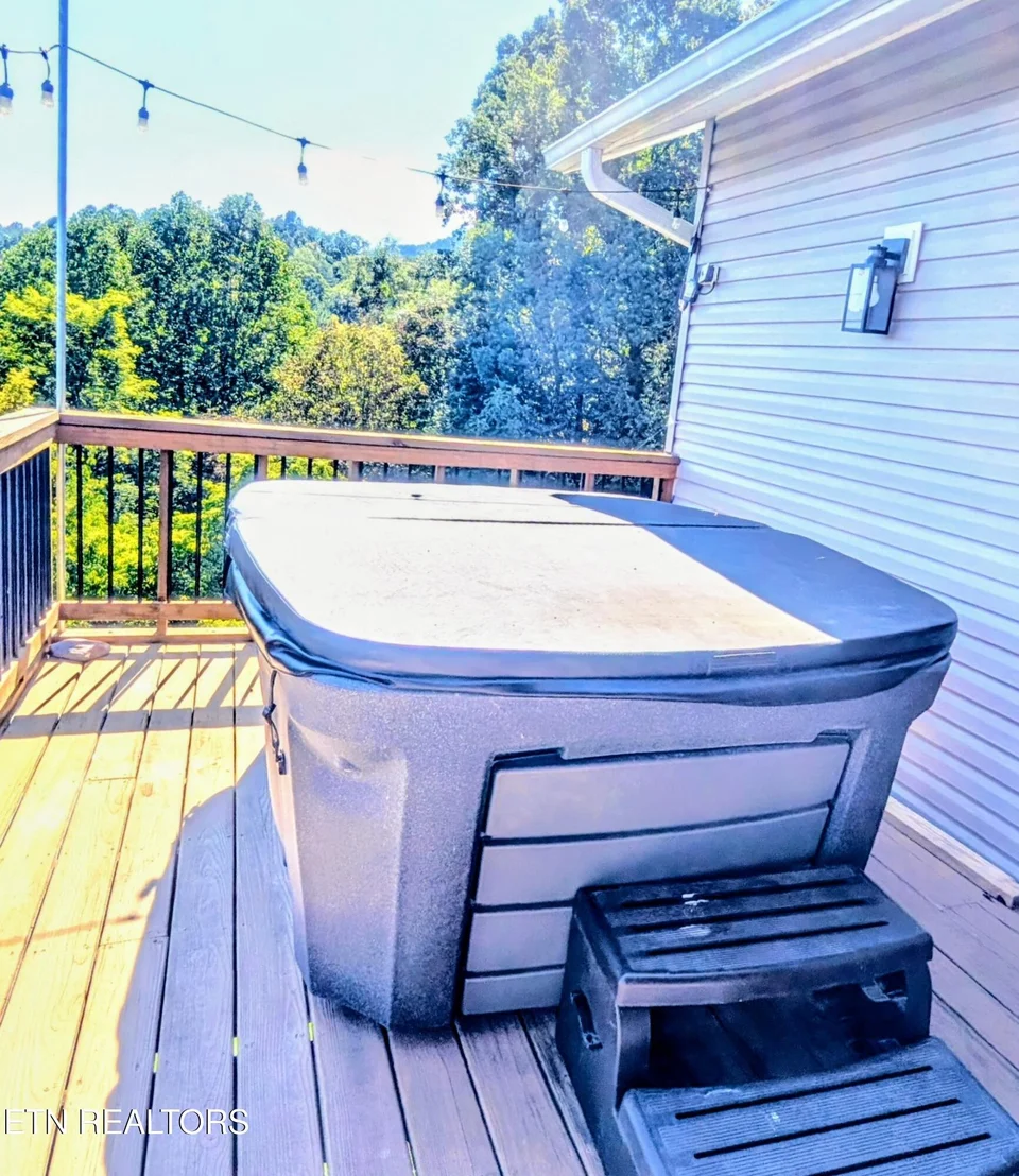 Photo of 1720 Mountain Drive