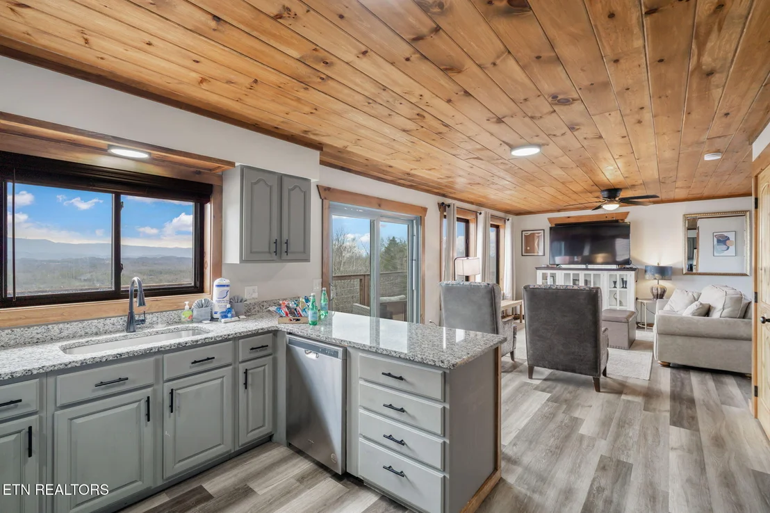 Photo of 2138 Kerr Rd
