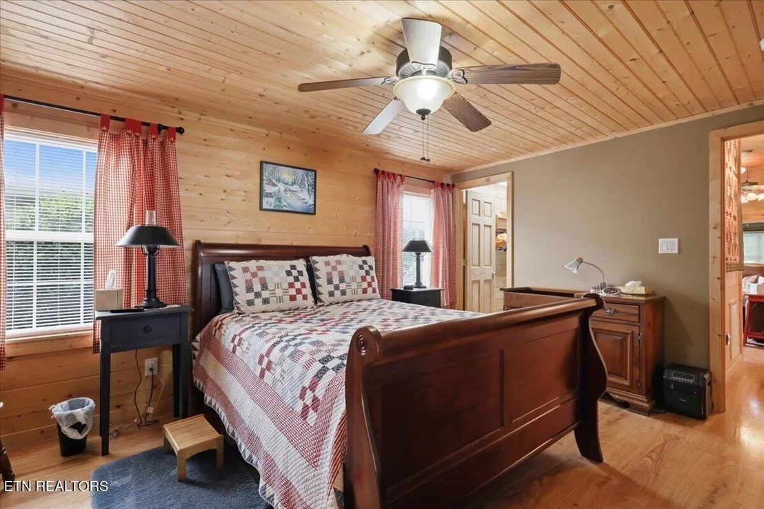 Photo of 856 Peacock Ridge Drive