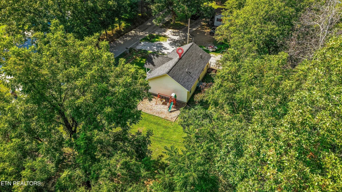Photo of 1392 James Ferry Rd