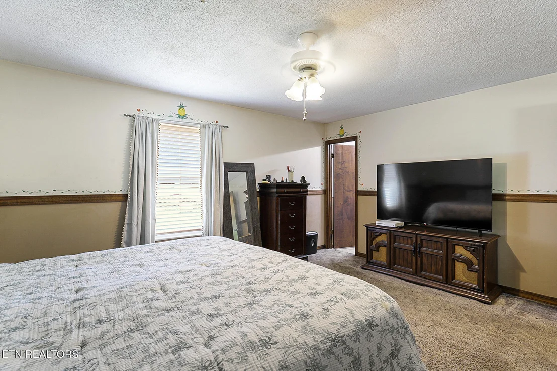 Photo of 146 Vanderview Drive
