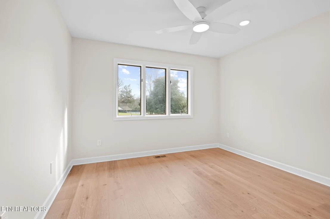 Photo of 452 Mariner Point Drive