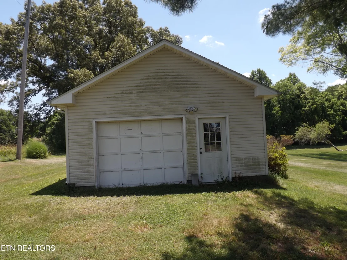 Photo of 188 White Ave