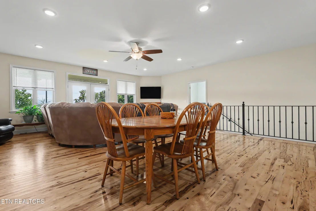 Photo of 1090 Shell Rd