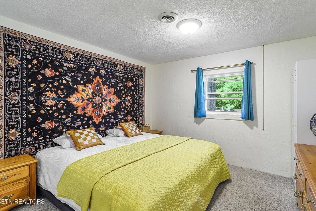 Photo of 146 Vanderview Drive