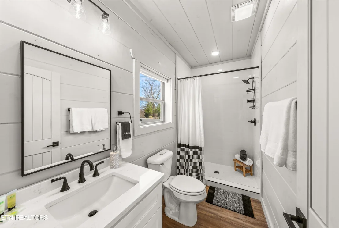 Photo of 2876 Sequoia Rd