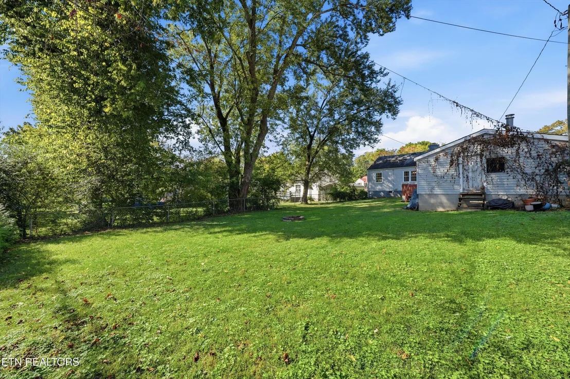 Photo of 1764 Kettering Rd