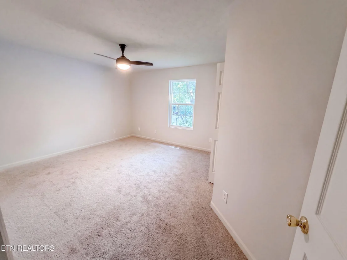 Photo of 141 Meadowview Lane