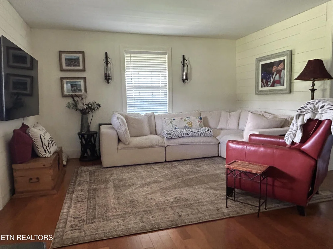 Photo of 1246 Greenbriar Rd
