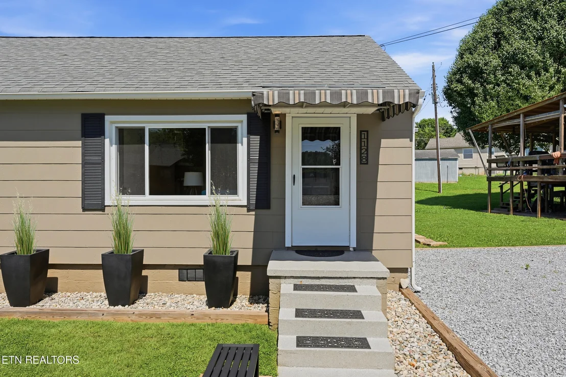 Photo of 1128 Huffland Drive