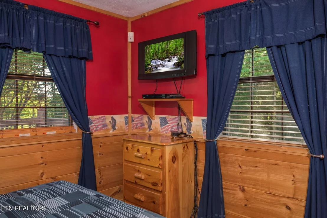 Photo of 170 Showplace Blvd