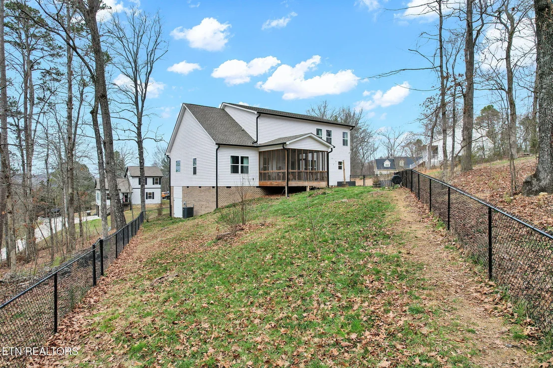 Photo of 110 NE Quail Run