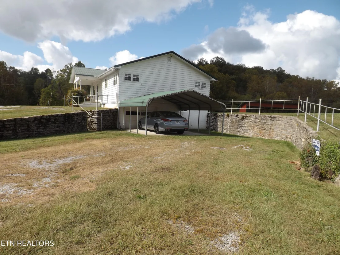 Photo of 829 Bristol Rd