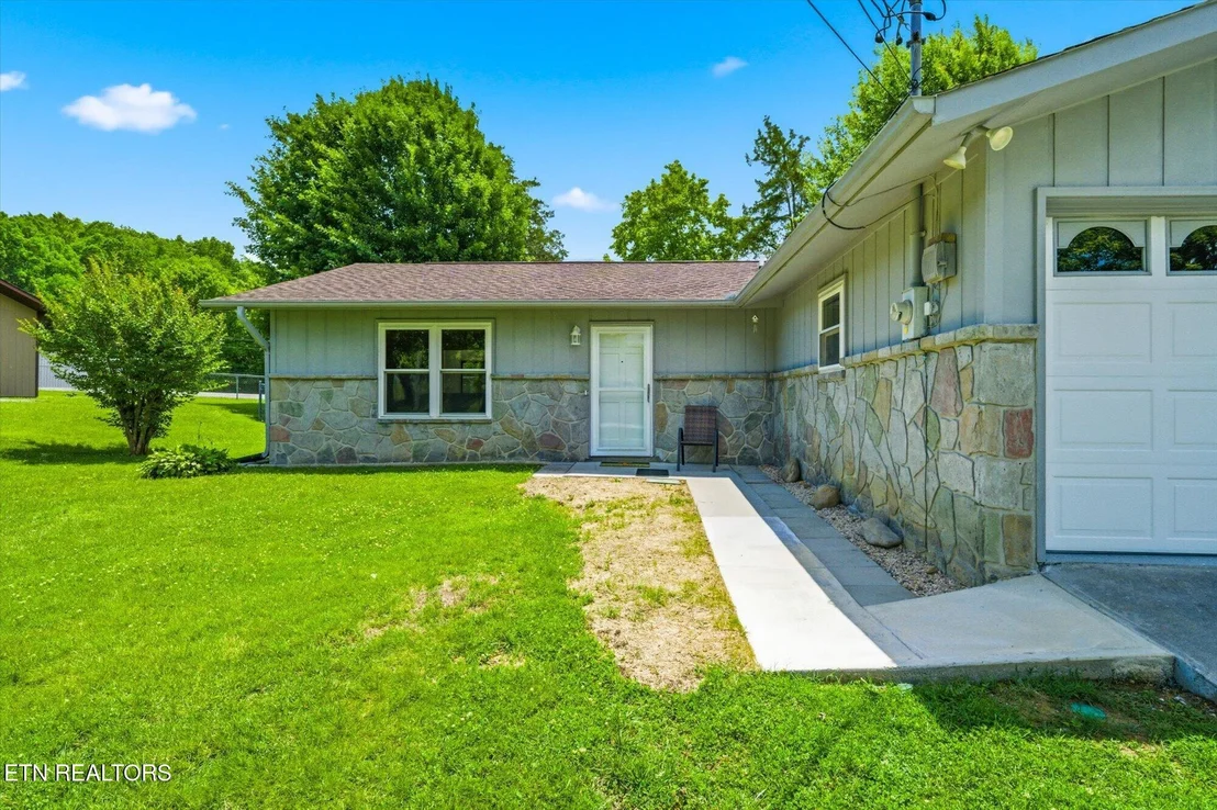 Photo of 409 Windrush Circle