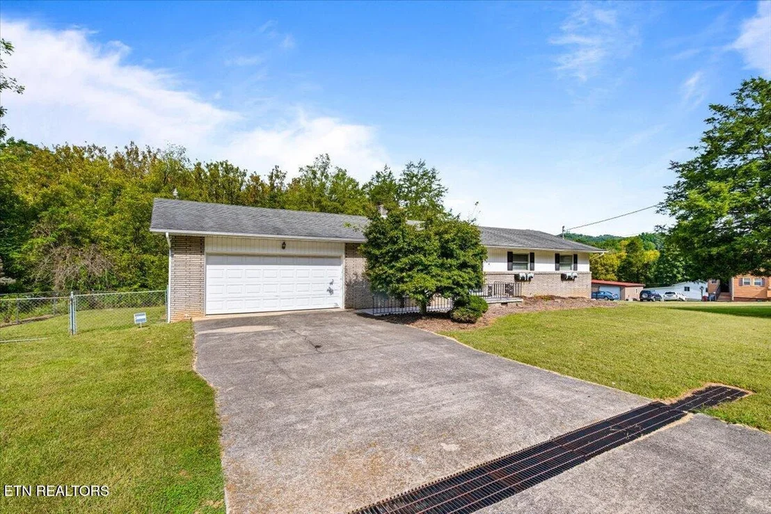 Photo of 154 E Wolf Valley Rd