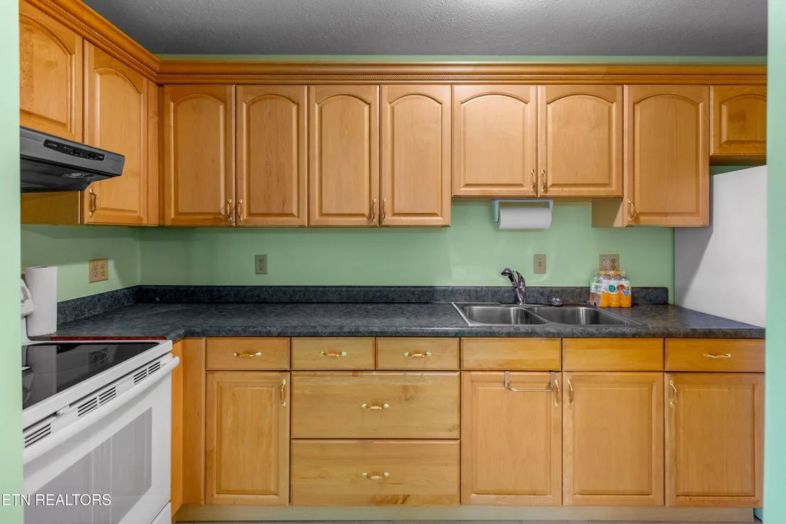 Photo of 1401 Brookfield Drive