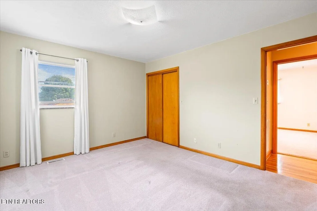Photo of 154 E Wolf Valley Rd