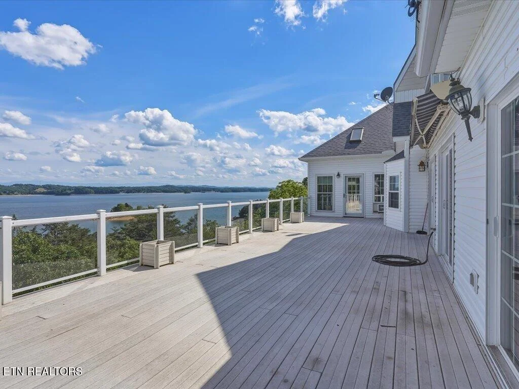 Photo of 311 Alberts Cove