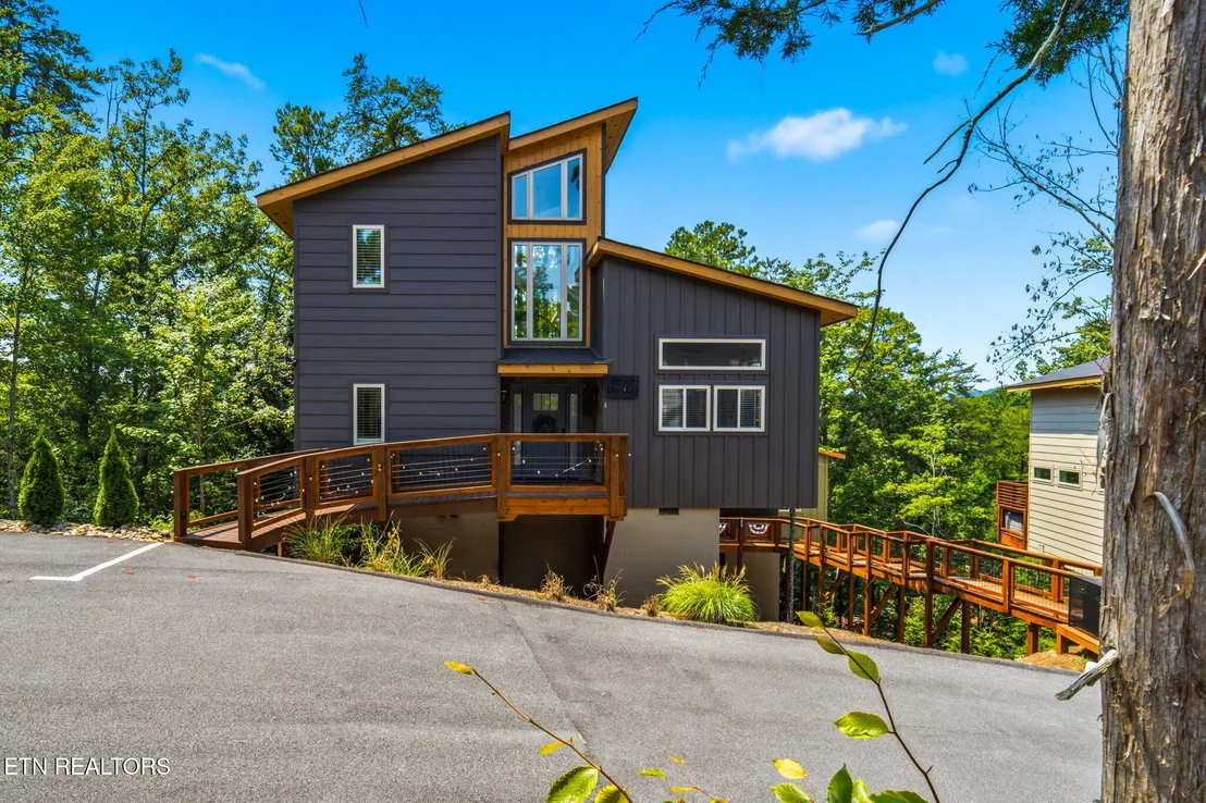 Photo of Unit UNIT4 at 2385 Forge Hideaway Loop