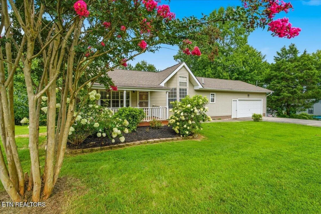 Photo of 142 Oak Drive