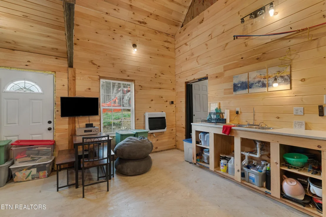 Photo of 2357 Hall Rd