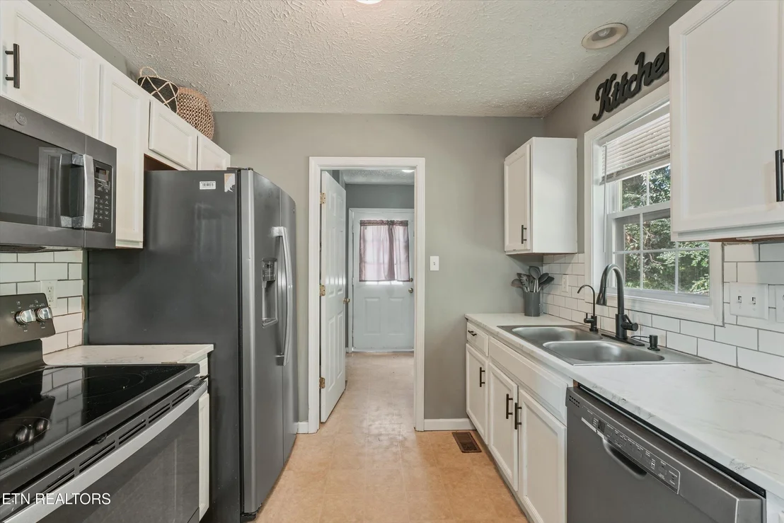 Photo of 1392 James Ferry Rd