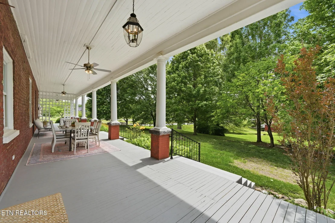 Photo of 240 Maplehurst Lane