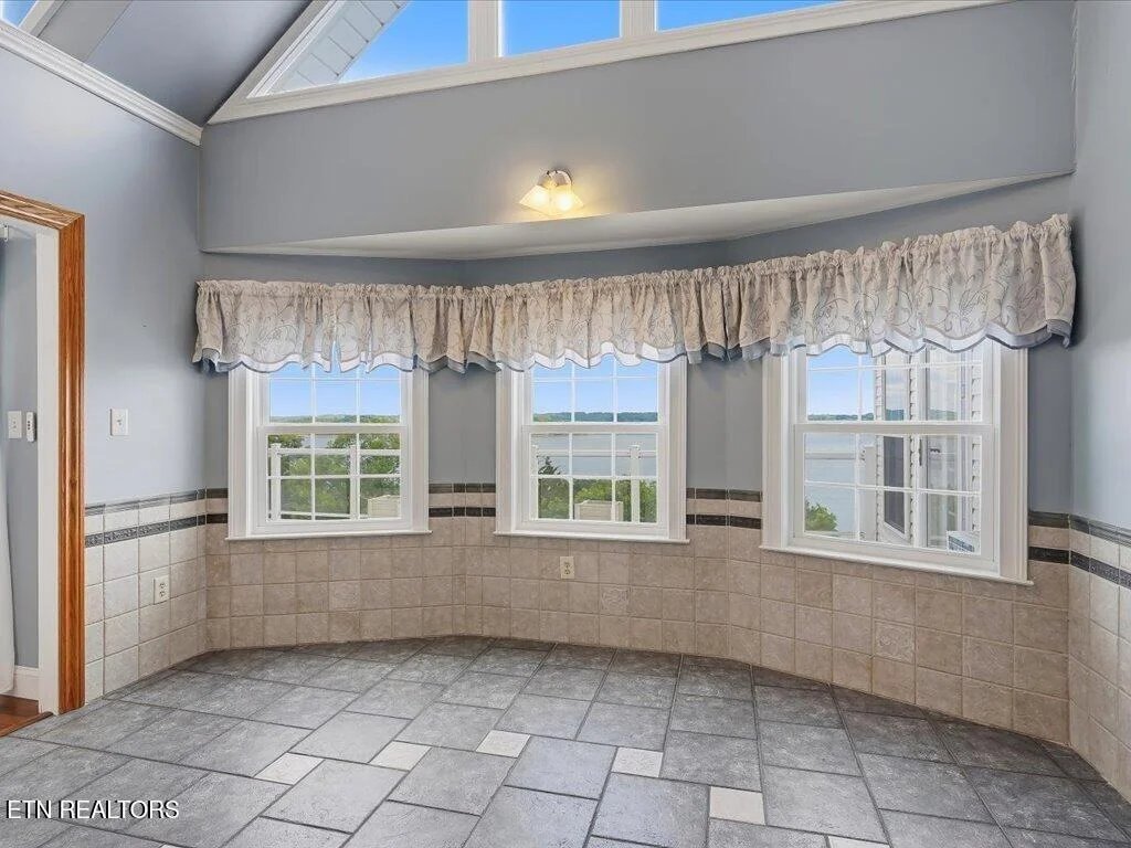 Photo of 311 Alberts Cove