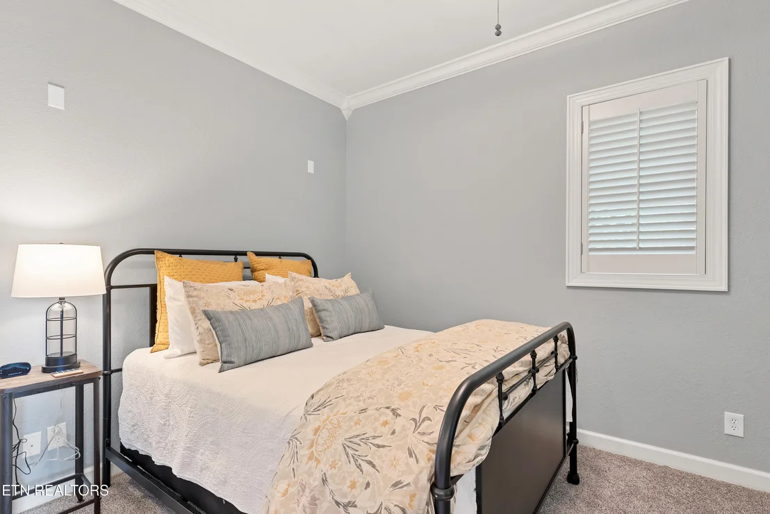 Photo of 374 Laurel Rd
