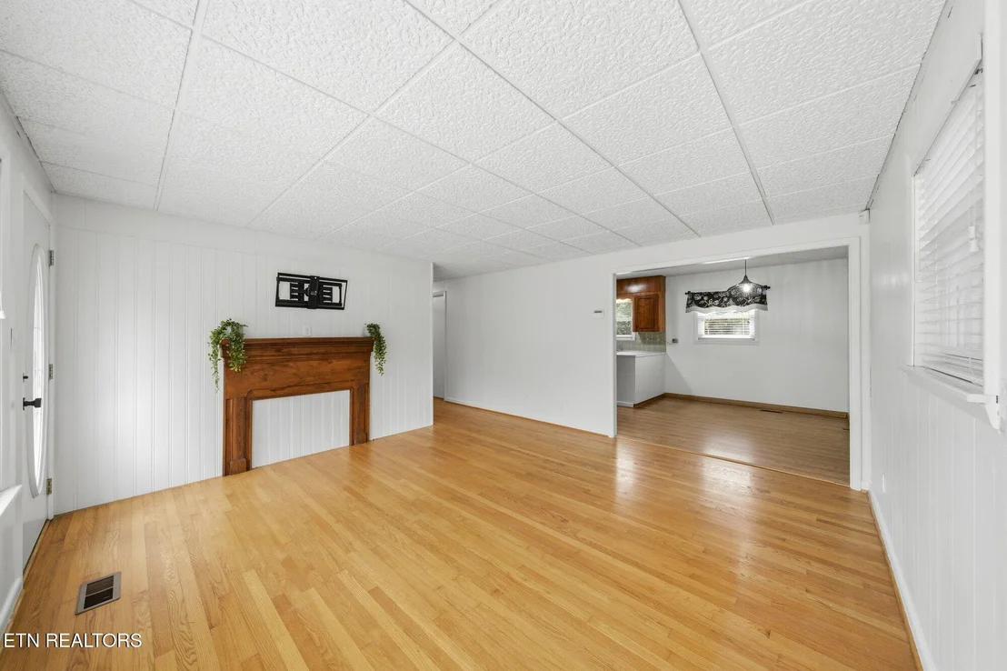 Photo of 912 Bud Lane